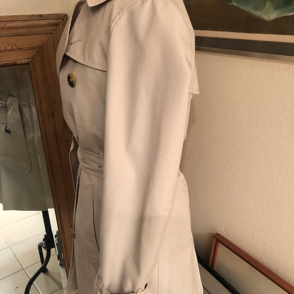 Burberry Trench Coat, Short (mid-thigh), Womens - Picture 8 of 15